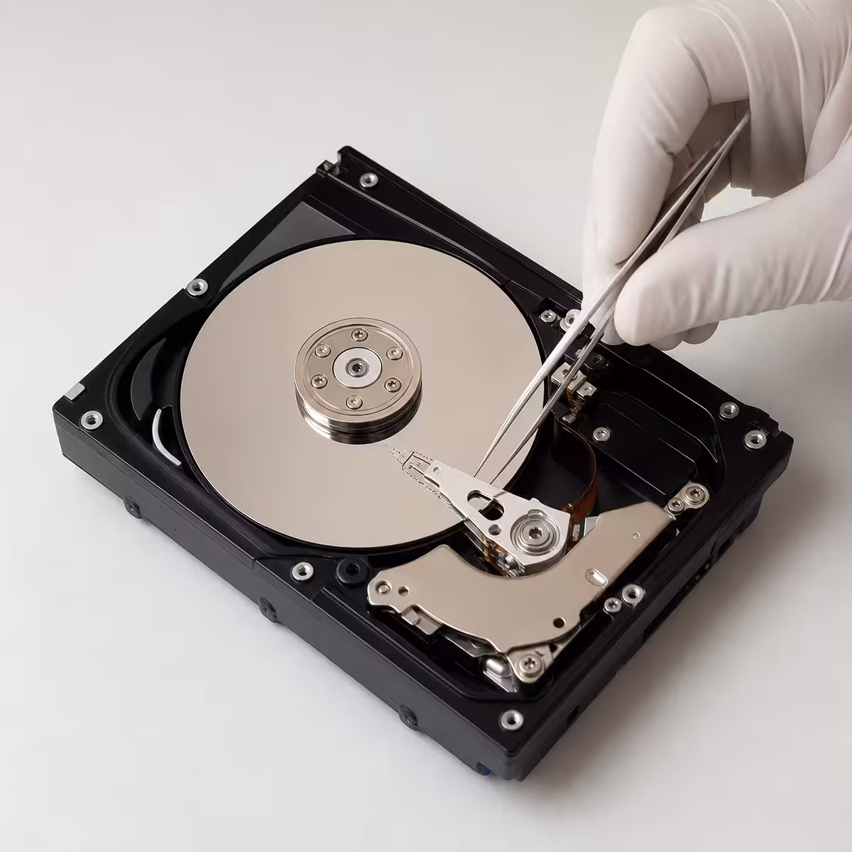 Recuperare date (HDD, SSD, carduri memorie)